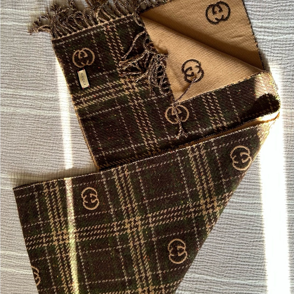 Gucci scarf like new - Picture 2 of 5